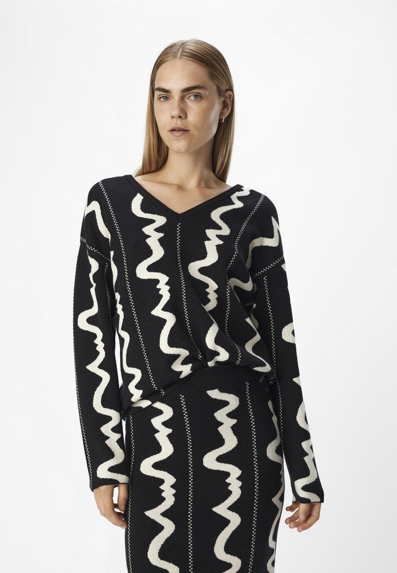 Object RAY - Pullover - black