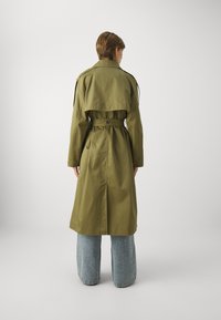 2nd Day 2ND TWILL - Trenčkot - martini olive