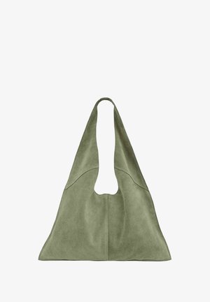 Sac cabas en daim vert olive doux avec de larges bretelles et une forme triangulaire minimaliste.