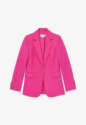 Blazer femme rose vif avec revers crantés, fermeture par un unique bouton doré, poches à rabat et boutons décoratifs sur les manches.
