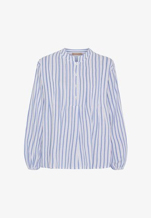 Hvid bluse med lange ærmer og lodrette blå striber, rund krave, knappet lukning og elastiske manchetter.