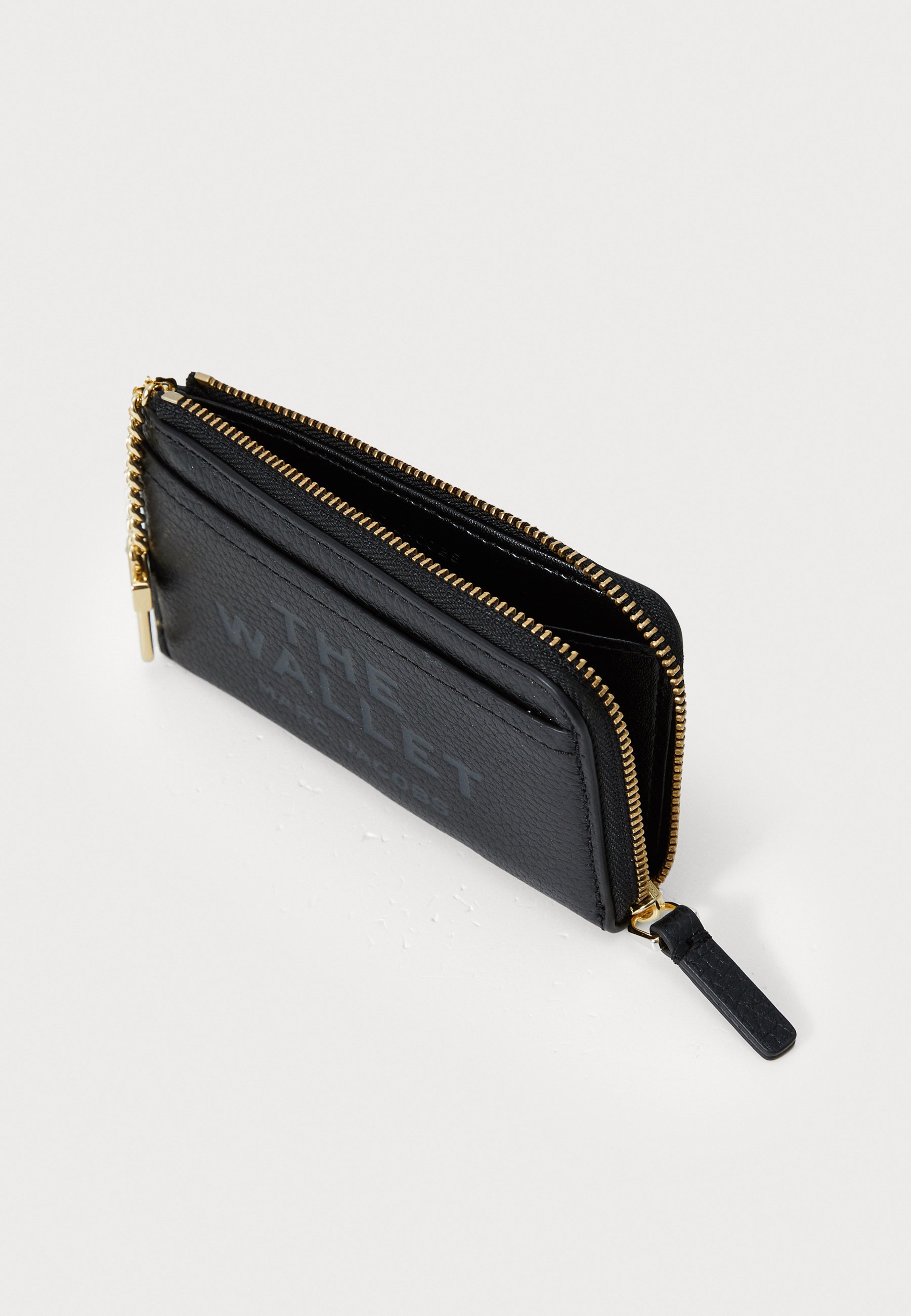 MARC JACOBS THE WALLET ブラック