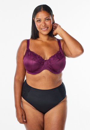 VOLLSCHALEN MIT STARKEM HALT UND DETAILS - Liemenėlė su lankeliais - pickled beet