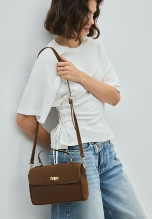 Stradivarius, SMALL CROSSBODY BAG - Sac à main - dark brown