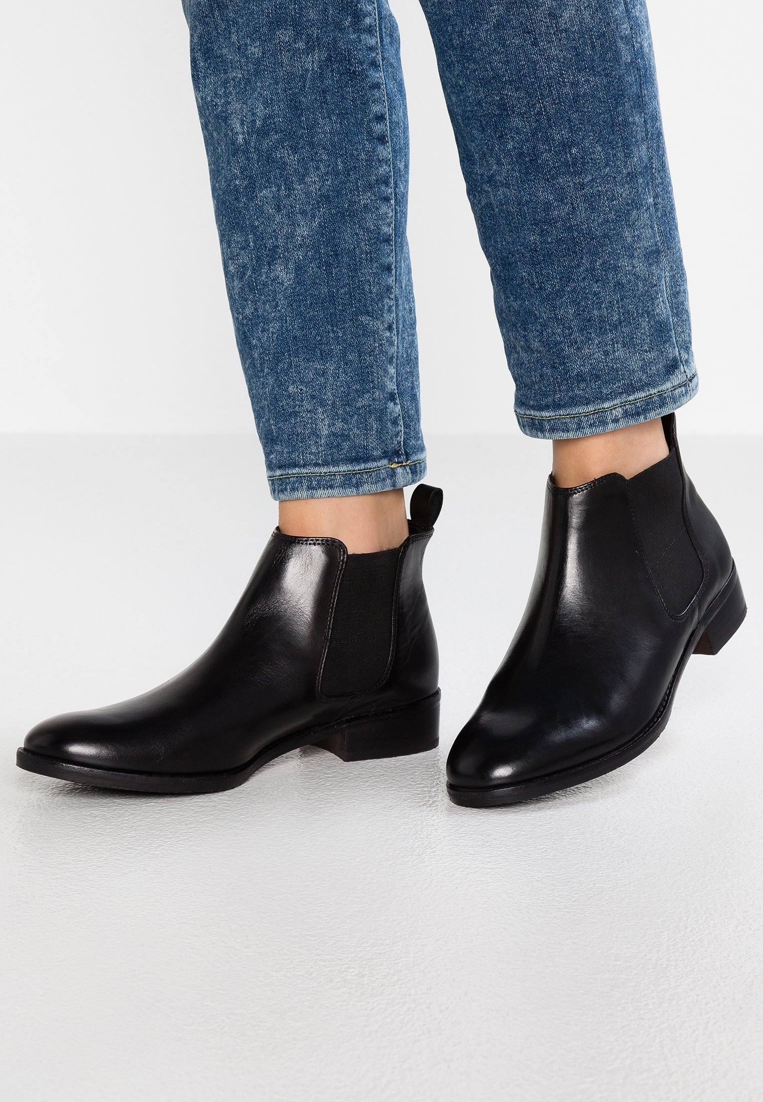 clarks ella boots