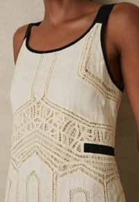 Reiss REGULAR FIT - Denné šaty - cream