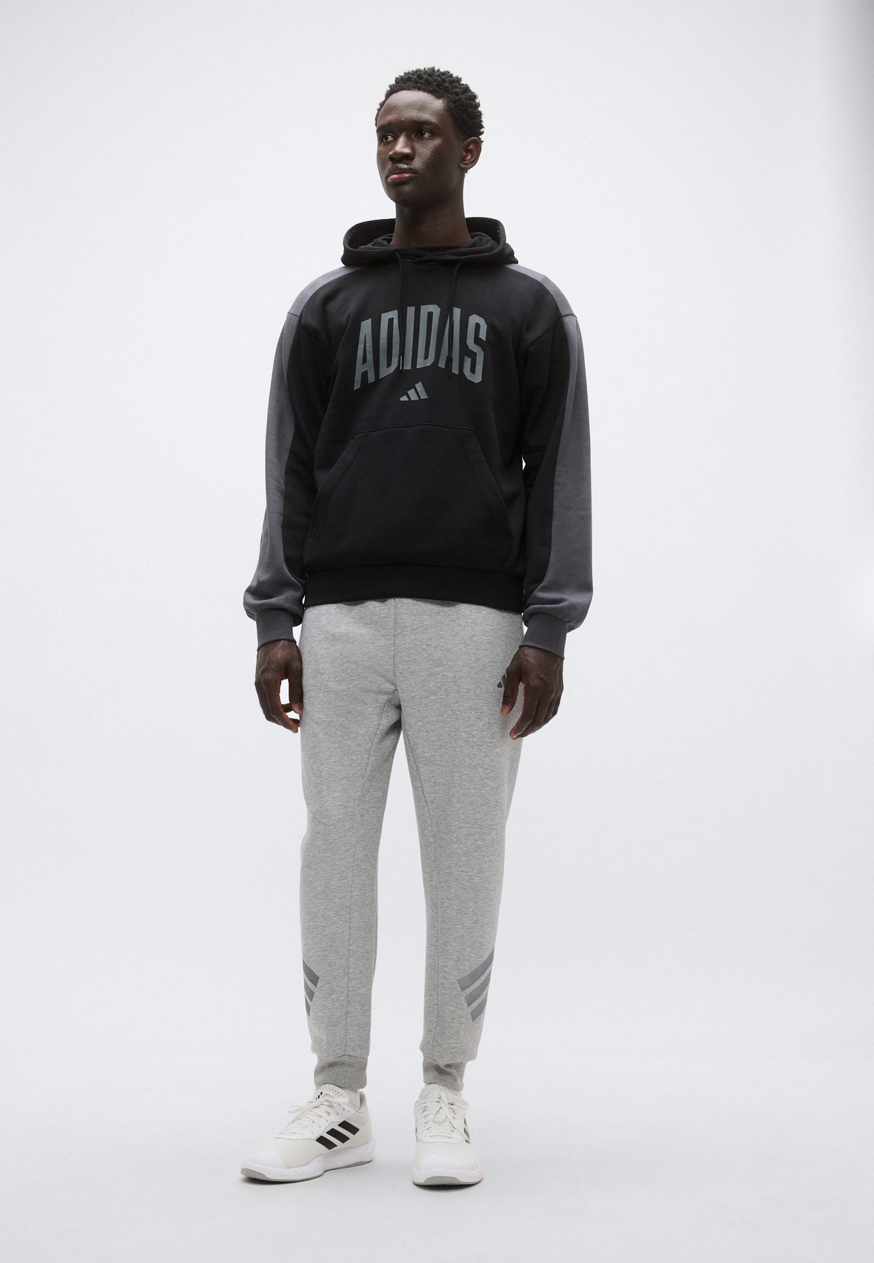 COLLEGIATE FLEECE