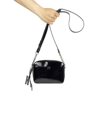 MH - Cross body bag - varnish black