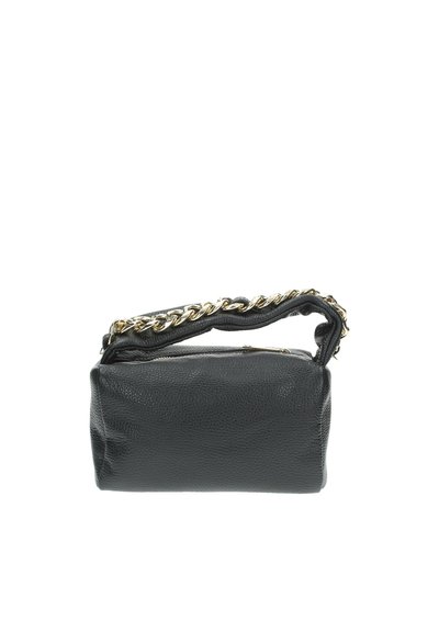 Borsa a tracolla in pelle nera con superficie testurizzata, forma rettangolare e tracolla in catena dorata. Presenta una chiusura a zip e accenti discreti.