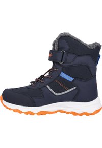 Marineblaue Winterstiefel mit einem Obermaterial aus strukturiertem Stoff, einem Futter aus Kunstfell, orangefarbenen Akzenten und einer weißen Gummisohle. Verfügen über einen Klettverschluss und Schnürsenkel.