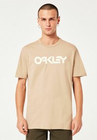 Oakley MARK TEE  - Camiseta estampada - humus