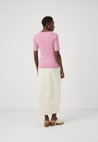 GANT SLIM STRIPED - Triko s potiskem - dark lavender