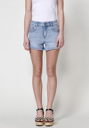 EMBROIDERED BORDER POCKET  - Denim shorts - azul cl   light blue