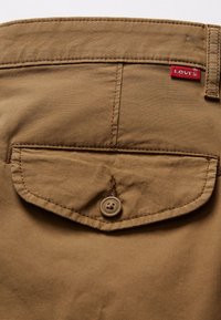 Levi's® CARRIER - Shorts - otter poplin