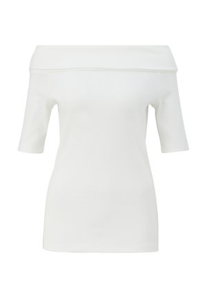 Off-the-shoulder witte top, korte mouwen, geribbelde textuur, getailleerd ontwerp, naadloze halslijn en geen zichtbare hardware of accenten.