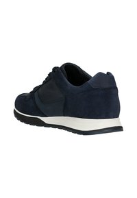 Granatowe zamszowe sneakersy z siateczkowymi akcentami, zaokrąglonym noskiem, wyściełaną podeszwą i białą gumową wkładką. Posiadają sznurowane zapięcie i teksturowane wykończenie.