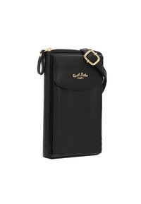Borsa a tracolla in pelle nera per smartphone con accessori in oro, chiusura con zip, tasca frontale, texture liscia e tracolla regolabile. Presenta il logo del marchio.