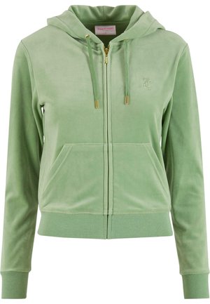 Zelená velurová mikina s kapucí na zip, šňůrkovou kapucí a zlatými detaily. Obsahuje dvě postranní kapsy a vyšívané logo na hrudi.