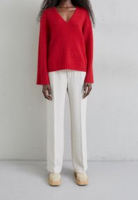 By Malene Birger Neule - red