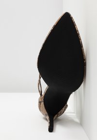 New Look Wide Fit Escarpins à talons hauts - brown