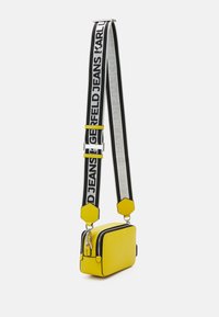 Karl Lagerfeld Jeans LOGO PATCH CAMERA - Torba preko tijela - cyber yellow