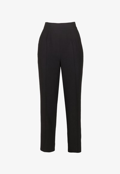 Črne krojene hlače z visokim pasom. Ravnokotna zasnova z navpičnimi gubami za dodaten detajl. Gladka tekstura tkanine.