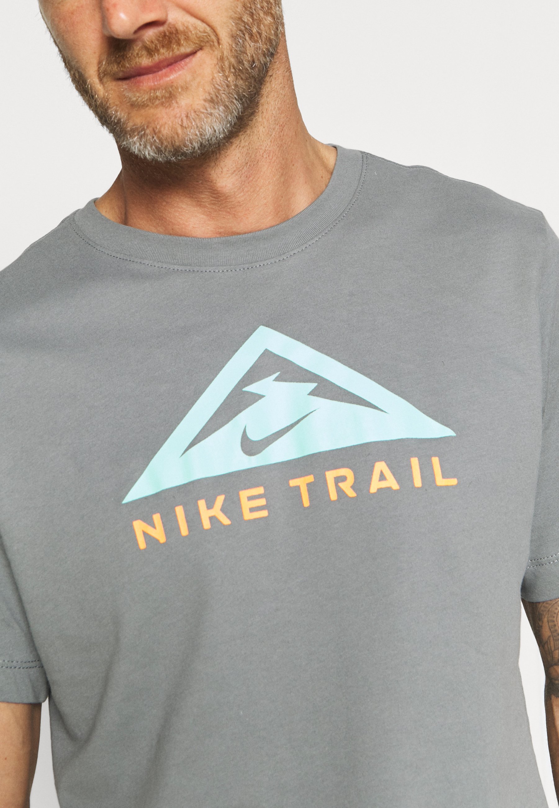 Nike Performance TEE TRAIL - T-shirt 