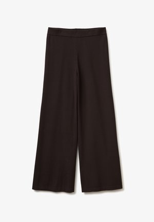 Pantalon court noir à jambes larges avec une ceinture plate, fabriqué dans un tissu lisse, présenté sur fond blanc.