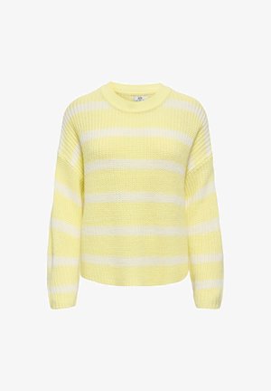 Jersey de punto a rayas amarillas y blancas con un escote redondeado y corte holgado, que presenta puños acanalados y una textura en la tela.