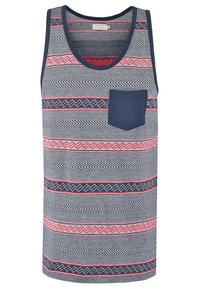 Débardeur sans manches gris, présentant des motifs à rayures horizontales rouges et bleu marine. Comprend une poche avant en tissu uni bleu marine.