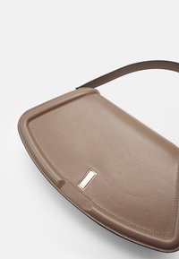 BOSS ARIELL SHOULDER BAG - Kézitáska - medium beige