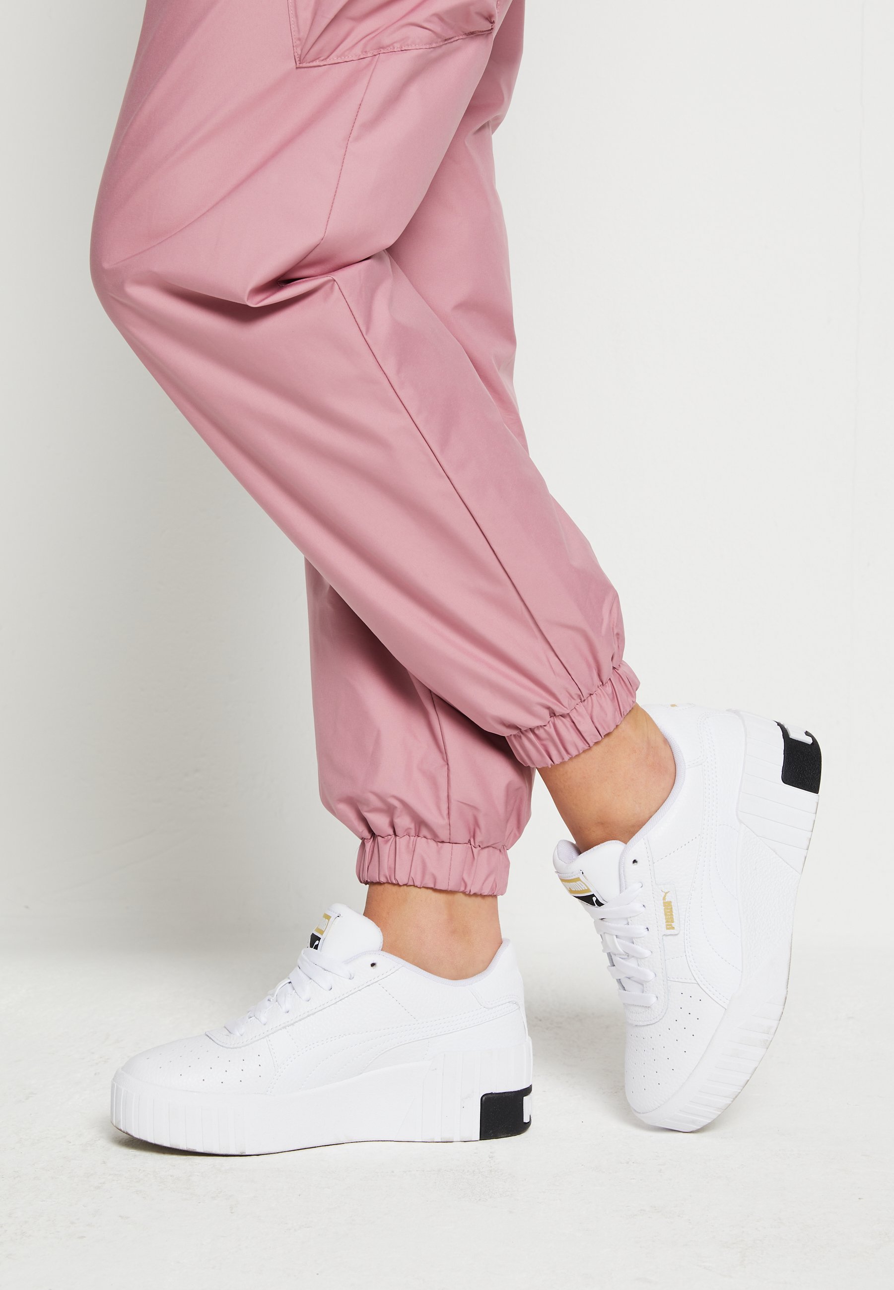 Puma CALI WEDGE - Sneakers white/black/hvid Zalando.dk