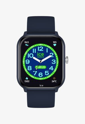 Marineblaues Silikon-Smartwatch mit rechteckigem Ziffernblatt. Verfügt über ein digitales Display mit blauem Hintergrund, lebhaften grünen und blauen Zahlen sowie mehreren Symbolen.