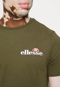 Ellesse Jednoduché tričko - khaki