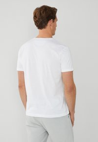 Thumbnail Image 3