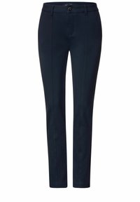 Pantaloni blu navy in un design a taglio slim, con chiusura a bottone, tasche frontali e una texture del tessuto morbida e liscia con minimi dettagli di cucitura.