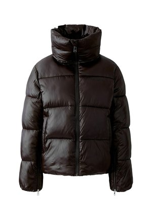 Schwarze Pufferjacke mit hohem Kragen, Reißverschluss auf der Vorderseite und seitlichen Reißverschlüssen. Hergestellt aus glänzendem Material mit genähten horizontalen Abschnitten zur Isolierung.