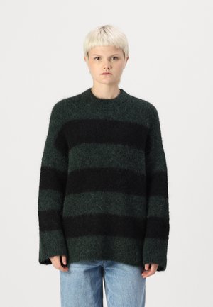 SLFGABELLA O NECK CAMP - Strikkegenser - scarab/black
