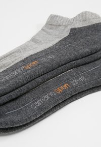 camano SNEAKER 4 PACK - Stopki