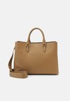 ALYCE BUSINESS TOTE - Borsa a mano - camel