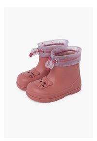 Stivali da pioggia in gomma rosa con design a faccia di gatto, fodo trasparente rosa e cordoncino regolabile. Suola testurizzata per grip e stabilità.