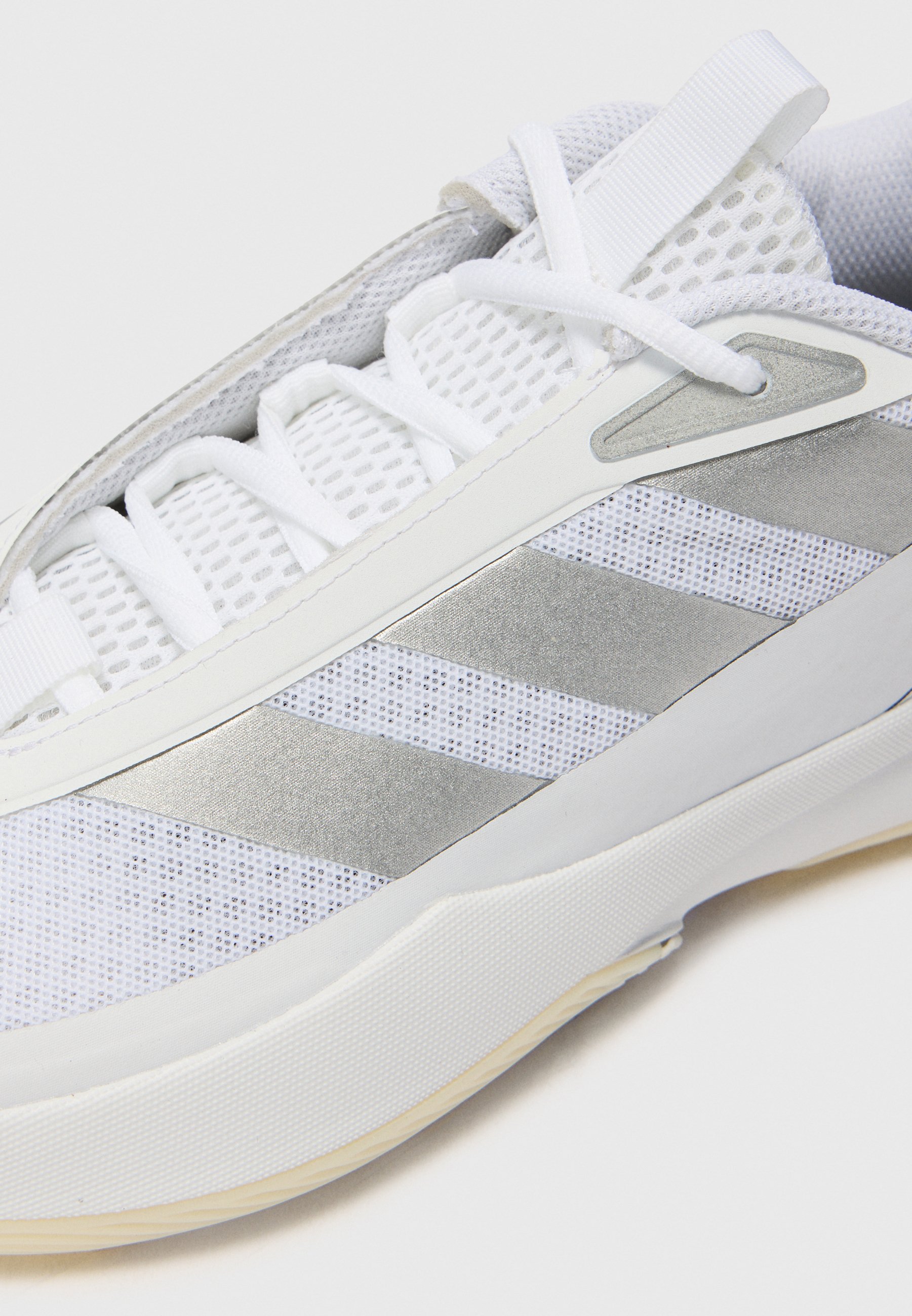 solid white basketball shoes