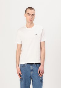 Calvin Klein Jeans - SERIF FONT GRAPHIC TEE UNISEX - Marškinėliai su spaudiniu - bright white Miniatiūros vaizdas 1