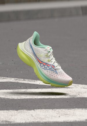 Saucony KINVARA 16 żółty