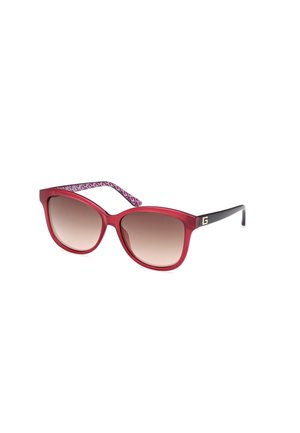 Lunettes de soleil œil de chat avec des verres marron dégradés, monture en plastique rouge et branches violettes à motifs avec un accent noir et un logo.