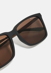 Armani Exchange Ochelari de soare - matte black