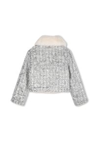 Veste argentée coupée avec une texture en sequins, dotée d'un doux col en fausse fourrure blanche et de longues manches. Design uni à l'arrière.