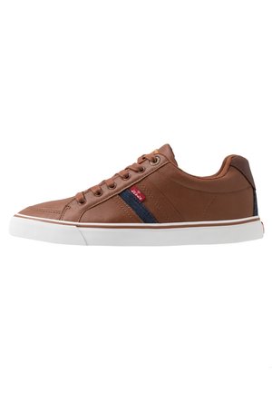 Sneakers - brown