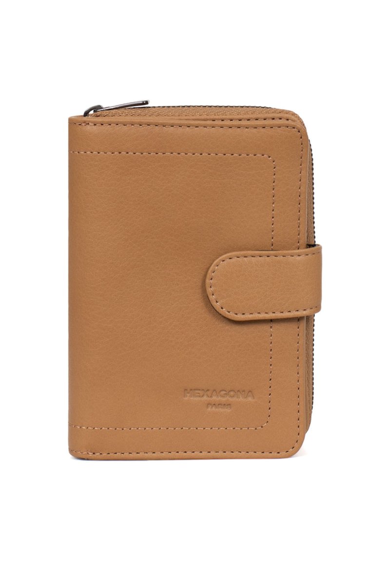 Tan leren portemonnee met een ritssluiting, een sluiting en gestikt detail. Bevat het merkembleem in reliëf aan de onderkant. Compact rechthoekig model.