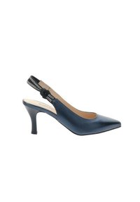 Pompe à talon slingback en cuir bleu marine avec un bout pointu, un petit talon et des brides ornées de strass pour des accents décoratifs.